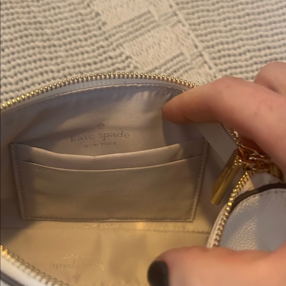 Kate Spade Cream Shoulder Bag with Gold Detailing - Picture 4 of 5